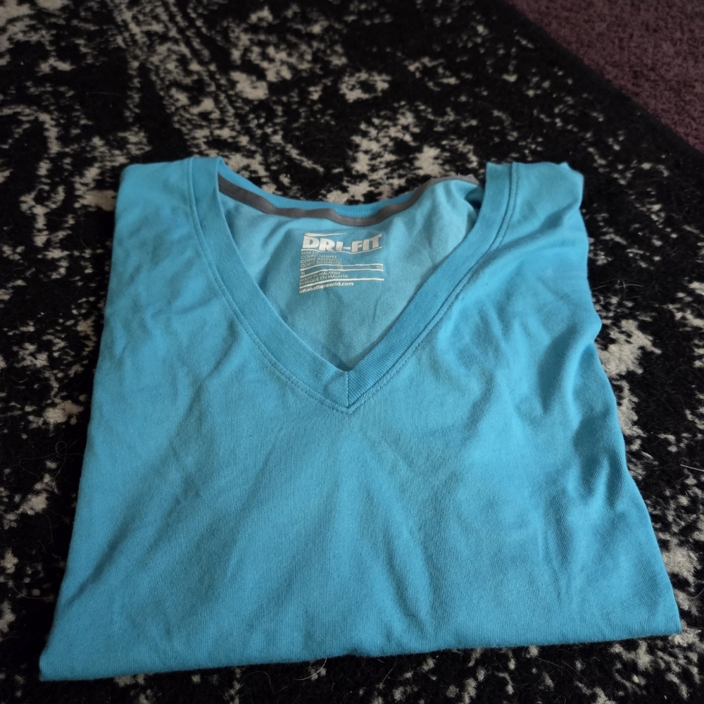 2 Shirts For Sale  Nike Turquoise And Reebok Performance Tee $10 Each - Picture 2 of 3